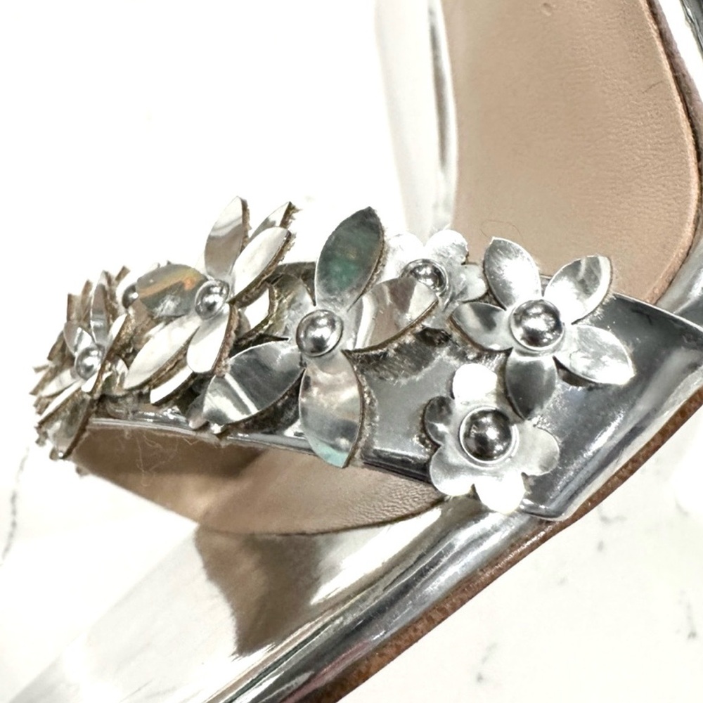 Aldo Women’s Silver Chrome Flower High Heel Sandals Size 8.5 - Picture 5 of 10